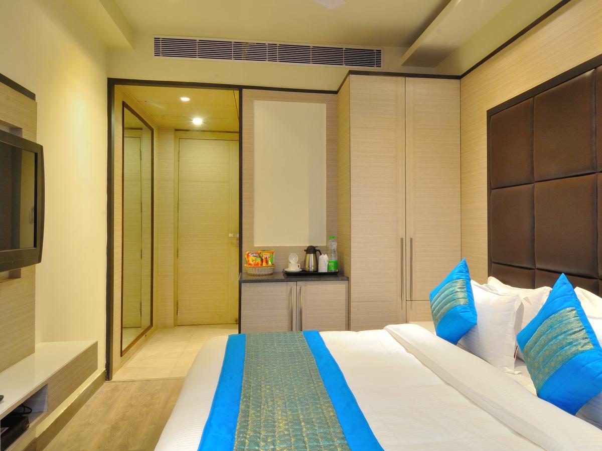 Hotel Royal Grand - Opposite Axis Bank East Patel Nagar Nowe Delhi Zewnętrze zdjęcie